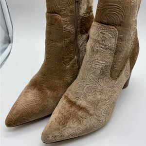 Elegant Brown Textured Women's Boots